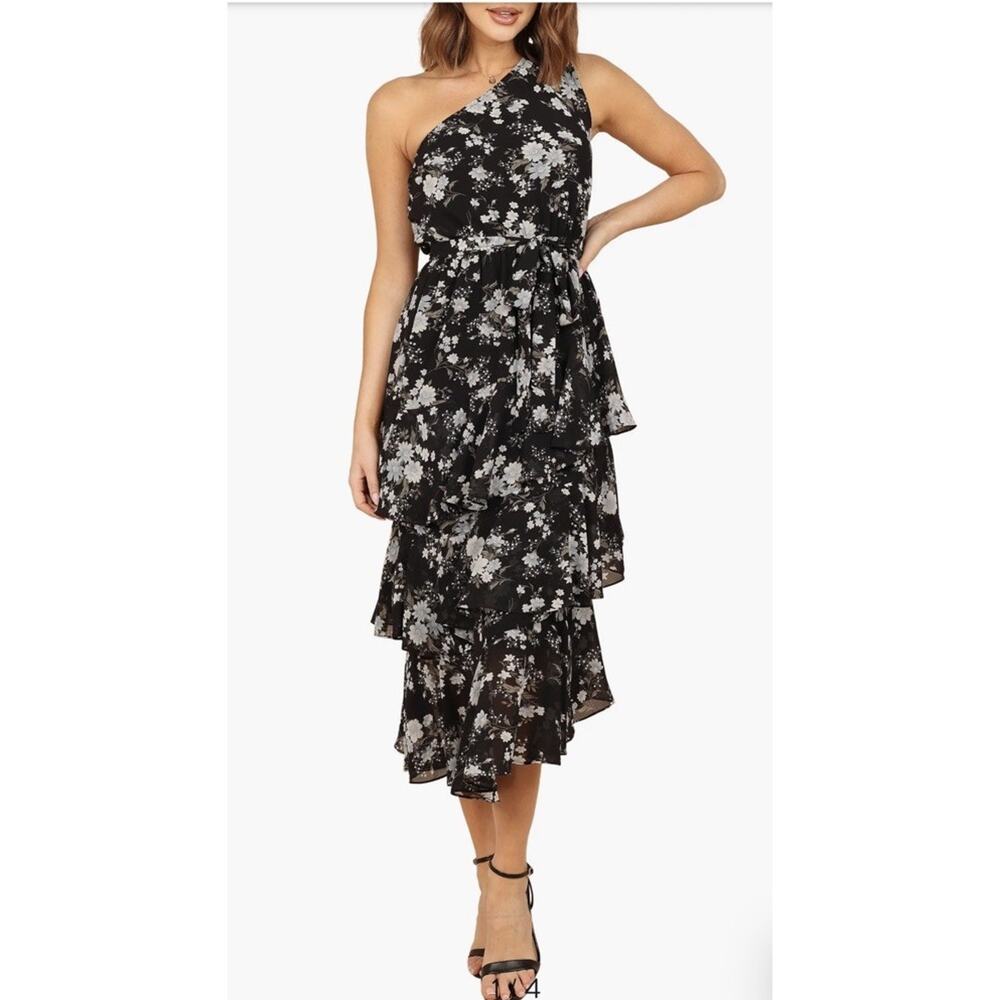 Petal & Pup Black Floral One-Shoulder Tiered Midi Dress